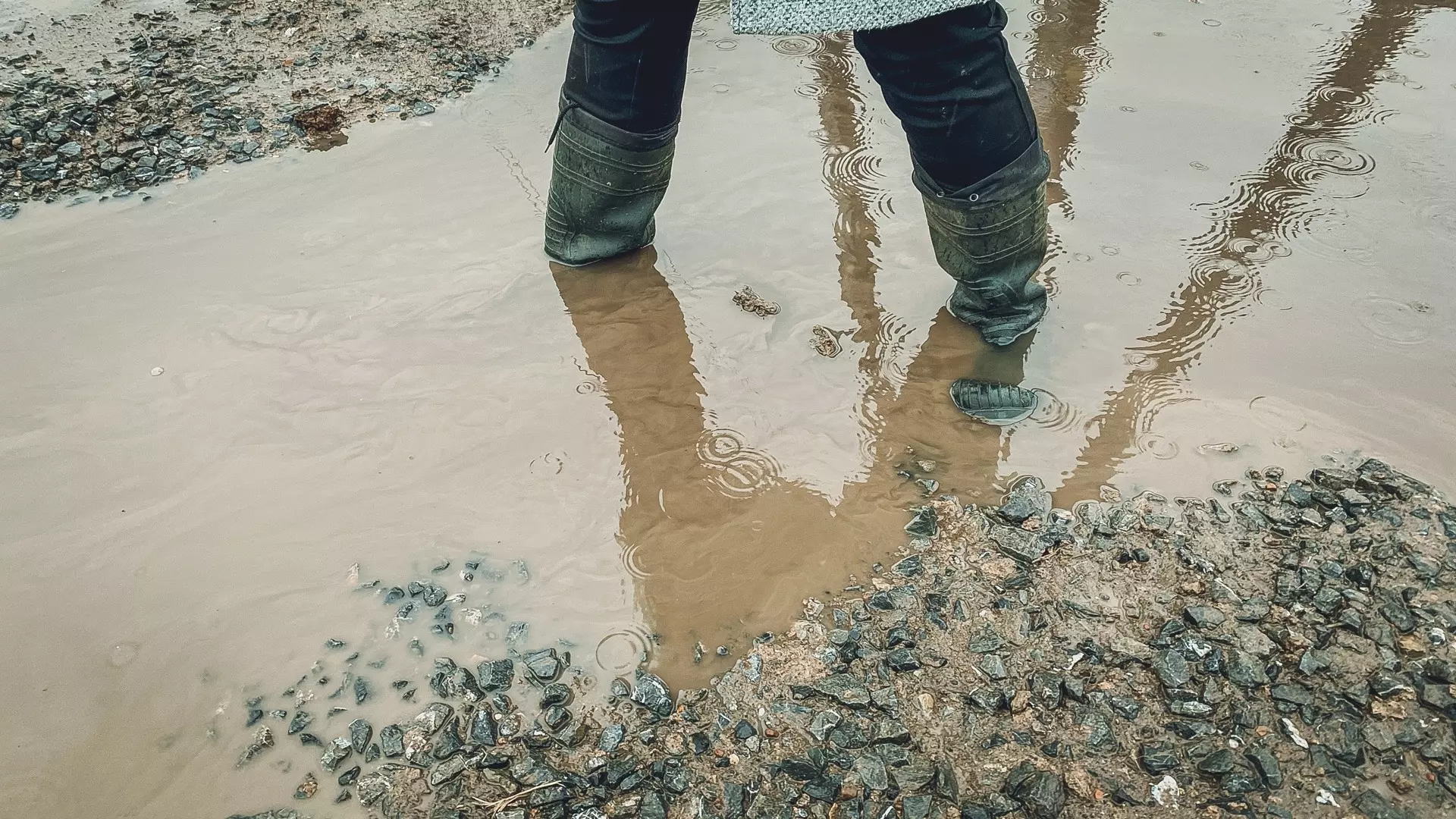 Эксперты пояснили, откуда берется грязь на тюменских дорогах