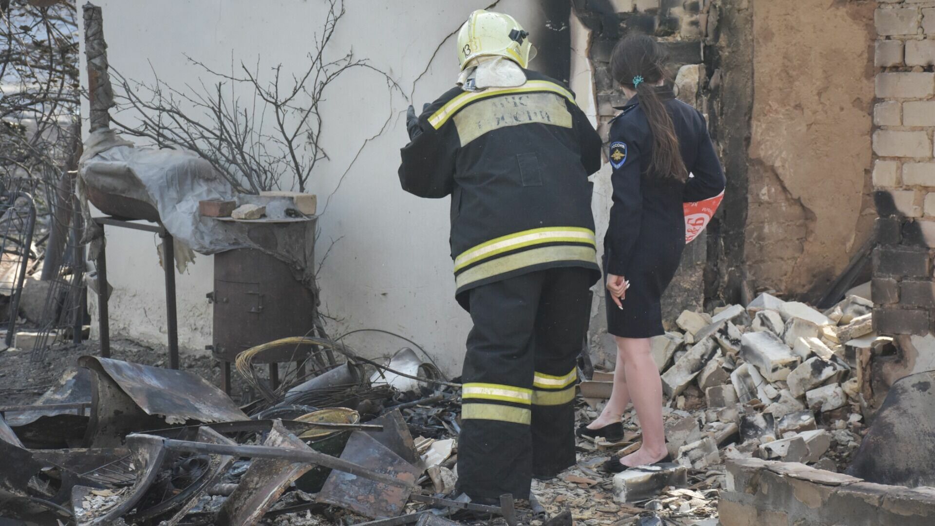 В Тюменской области с 9 по 15 января пожарные потушили 52 пожара и спасли 2 человек