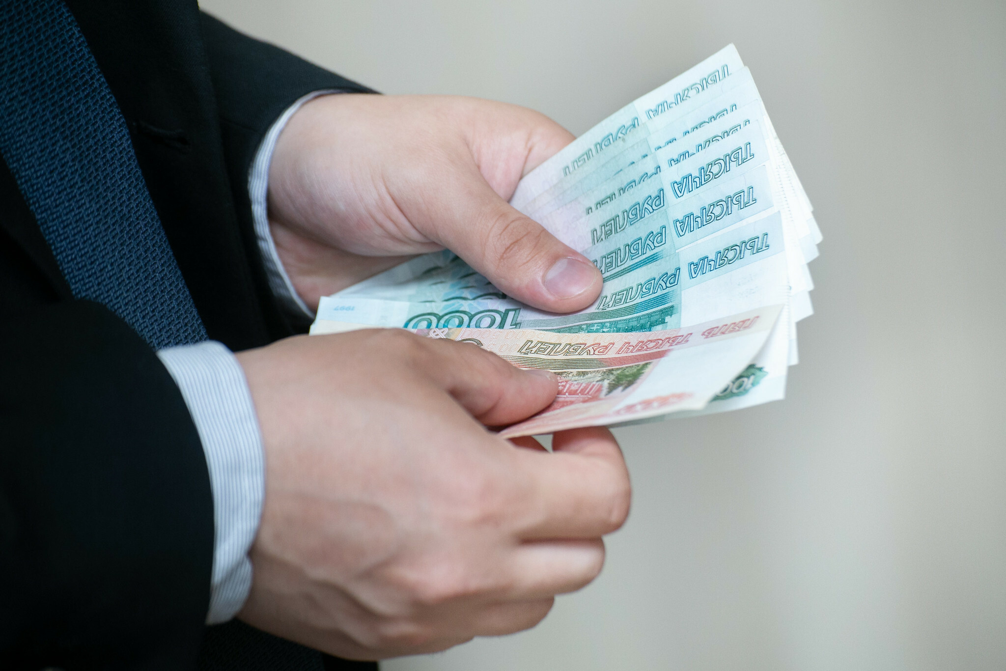 Средняя зарплата в Тюменской области выросла до 47 тыс. рублей